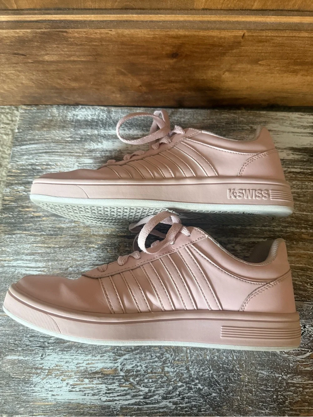 K SWISS COURT PINK TENNIS SHOES